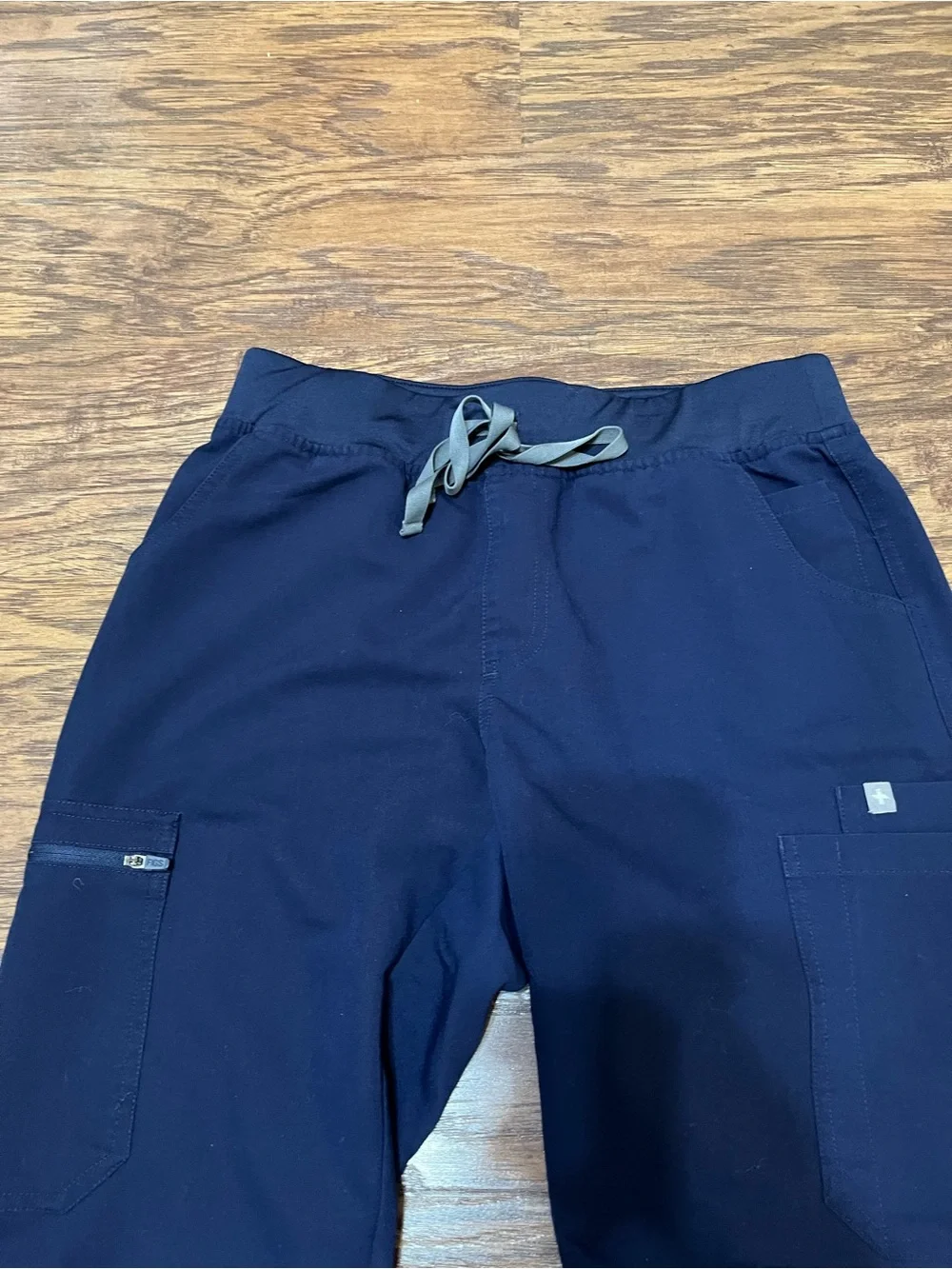 Bundle of 4 FIGS Navy Scrub Sets - Size Small - Picture 9 of 16